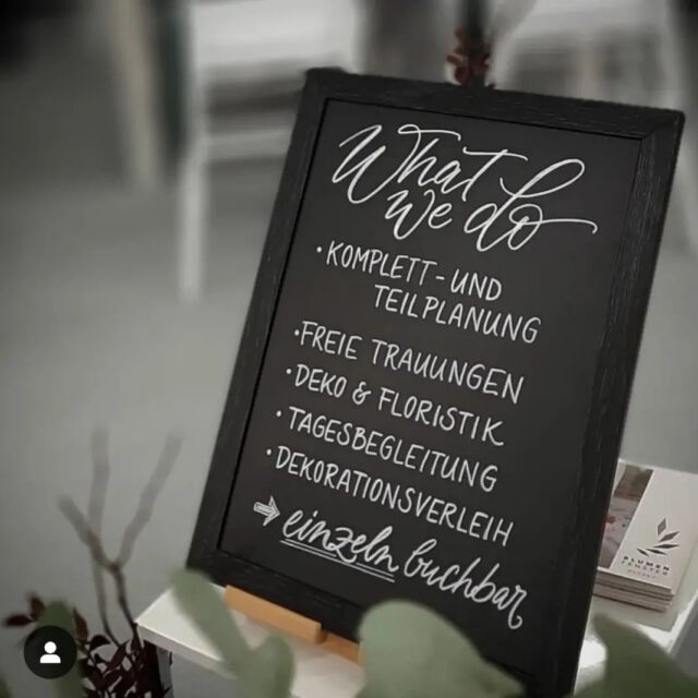 Die Hochzeitssaison steht vor der Tür und wir planen fleißig mit vielen von euch an eurer Hochzeit oder eurer freien Trauung. Wusstet ihr eigentlich, dass wir nicht nur Komplettplanungen sondern auch Einzelleistungen anbieten? Wir sind flexibel und beraten euch gerne auch "nur" in einzelnen Teilbereichen!
Ganz oft merken wir, dass Paare, die ihre Hochzeit selbst planen zwar super motiviert sind und viele Ideen haben, es aber oft an der Umsetzung hapert, weil viele Gegebenheiten vor Ort nicht berücksichtigt werden. Klar, man plant seine Hochzeit ja auch zum ersten Mal! Wendet euch lieber an einem Profi, der euch mit Rat und Tat und Unterstützung zur Seite steht. Wir freuen uns auf eure Nachricht!
.
#weddingdreamsruegen #Weddingplanner #Hochzeitstag #Hochzeitsplaner Weddingplaner #Hochzeitsplaner #rügen #inselruegen #beachwedding #Hochzeit  #heiratenaufruegen #meer #mehrmeer #inselliebe #Hochzeitaufruegen #weddingdreamsruegen #hochzeitsplanerruegen #heiraten #strandhochzeit #weddingatthebeach #binz ##Standesamt#Ostseebadbinz #Sellin #ichbineinselliner💜⛵️⚓️🥂